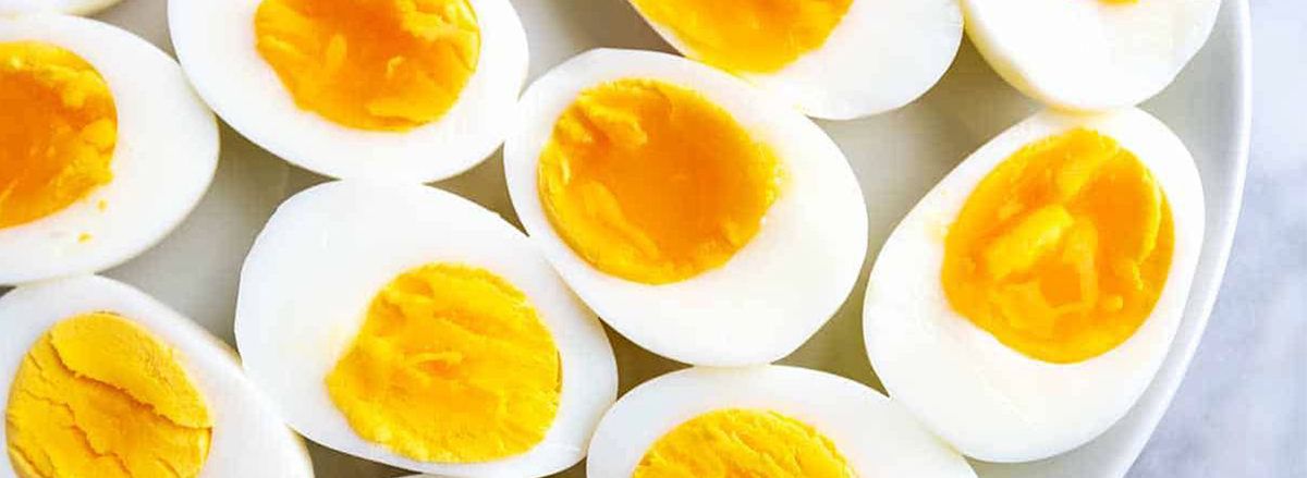 Trứng vịt là một trong những đồ ăn vô nằm trong bồi bổ, thông thường được dùng nhằm bồi té khung người sau khoản thời gian tức dậy. Tuy nhiên đó cũng là đồ ăn biết bao tích điện, vậy ăn trứng...