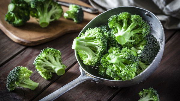 ăn rau xanh gì nhằm hạn chế cân