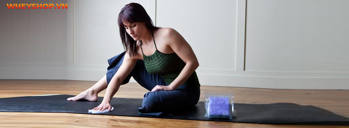 Có nên tự tập yoga tại nhà ? rất nhiều các bạn có kế hoạch tập luyện Yoga băn khoăn về vấn đề này. Cùng tìm câu trả lời qua bài viết dưới đây của Wheyshop nhé.