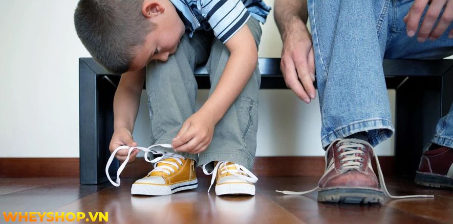 Không biết được kích thước bàn chân của bé nên bố mẹ khó chọn được đôi giày phù hợp cho bé. Vì vậy, việc lựa chọn size giày cho bé vừa vặn với bàn chân mang...