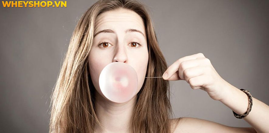 Trong cuộc sống hàng ngày, nhiều người thích nhai kẹo cao su để làm thơm mát hơi thở, nâng cao tinh thần, tập trung hoặc chỉ để bớt buồn miệng. Tuy nhiên,...
